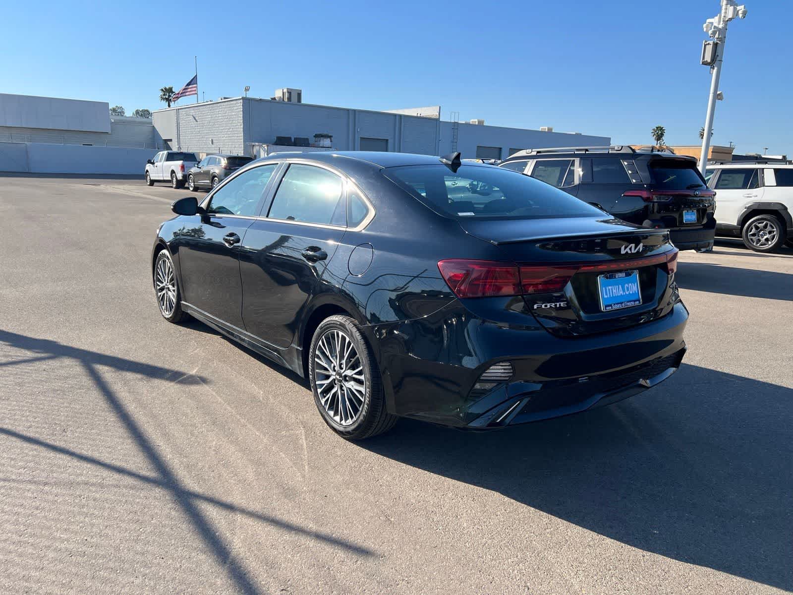 Thumbnail: 2022 Kia Forte - 3