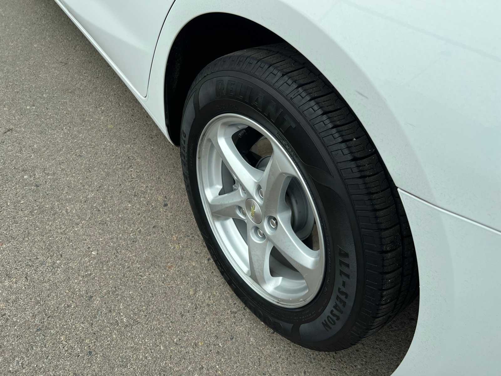 Thumbnail: 2018 Chevrolet Malibu - 16