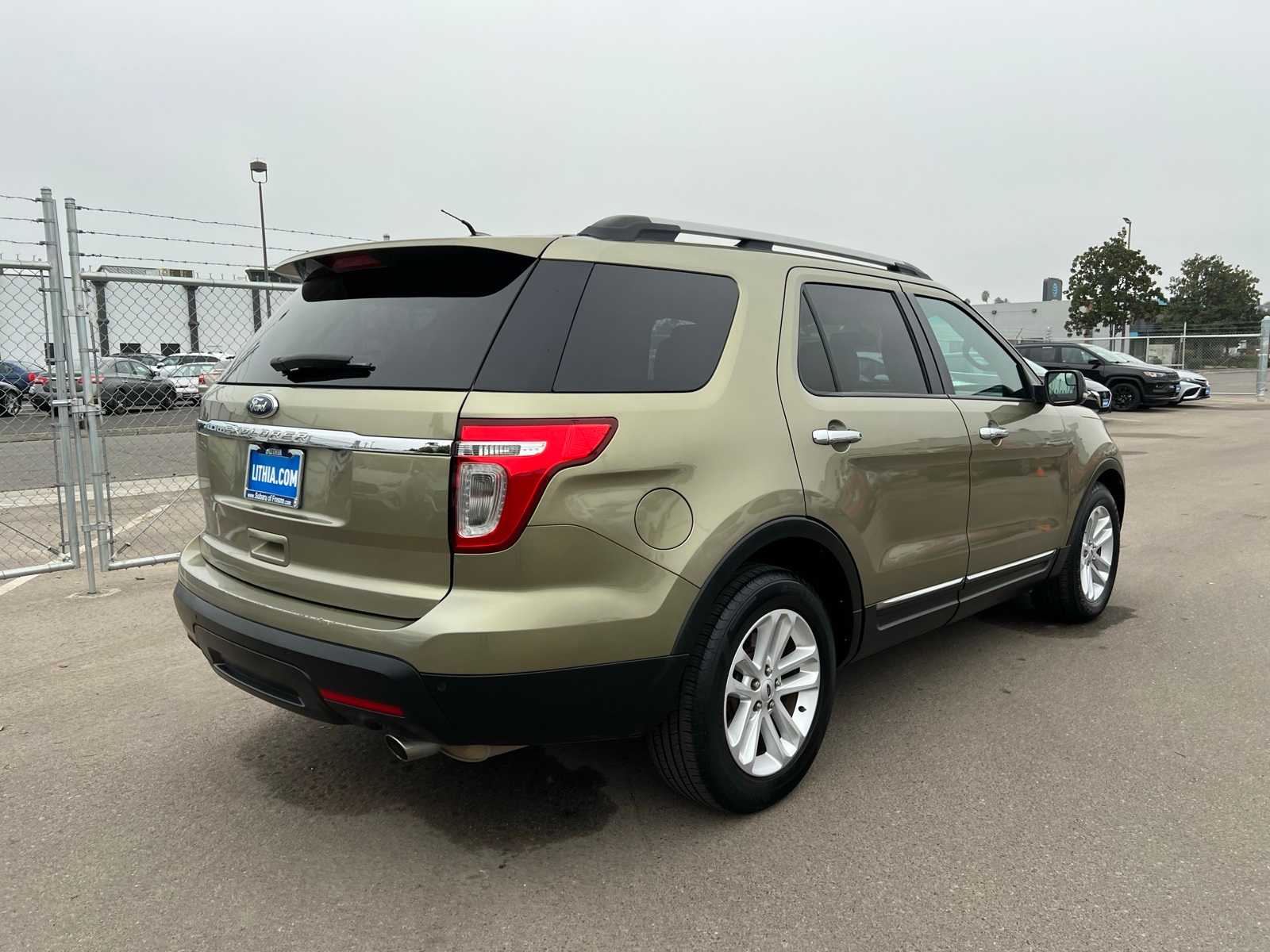 Thumbnail: 2012 Ford Explorer - 8