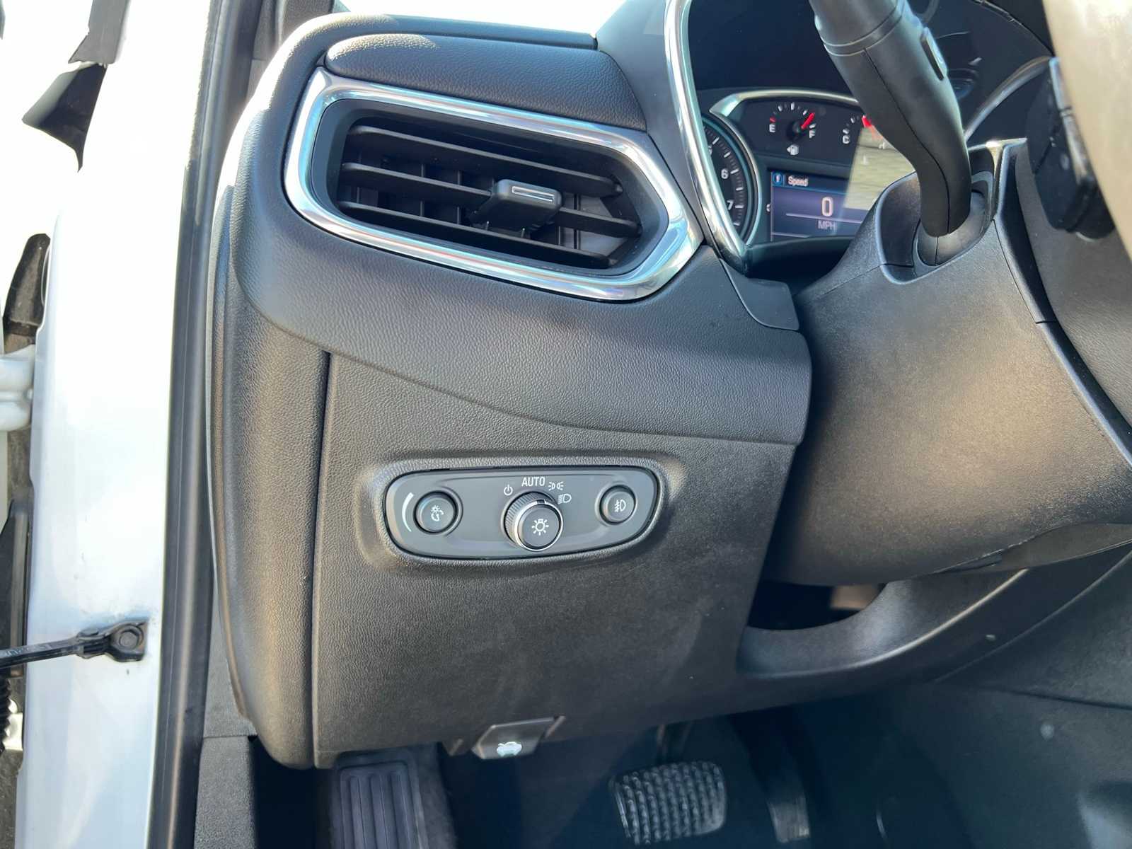 Thumbnail: 2020 Chevrolet Equinox - 33