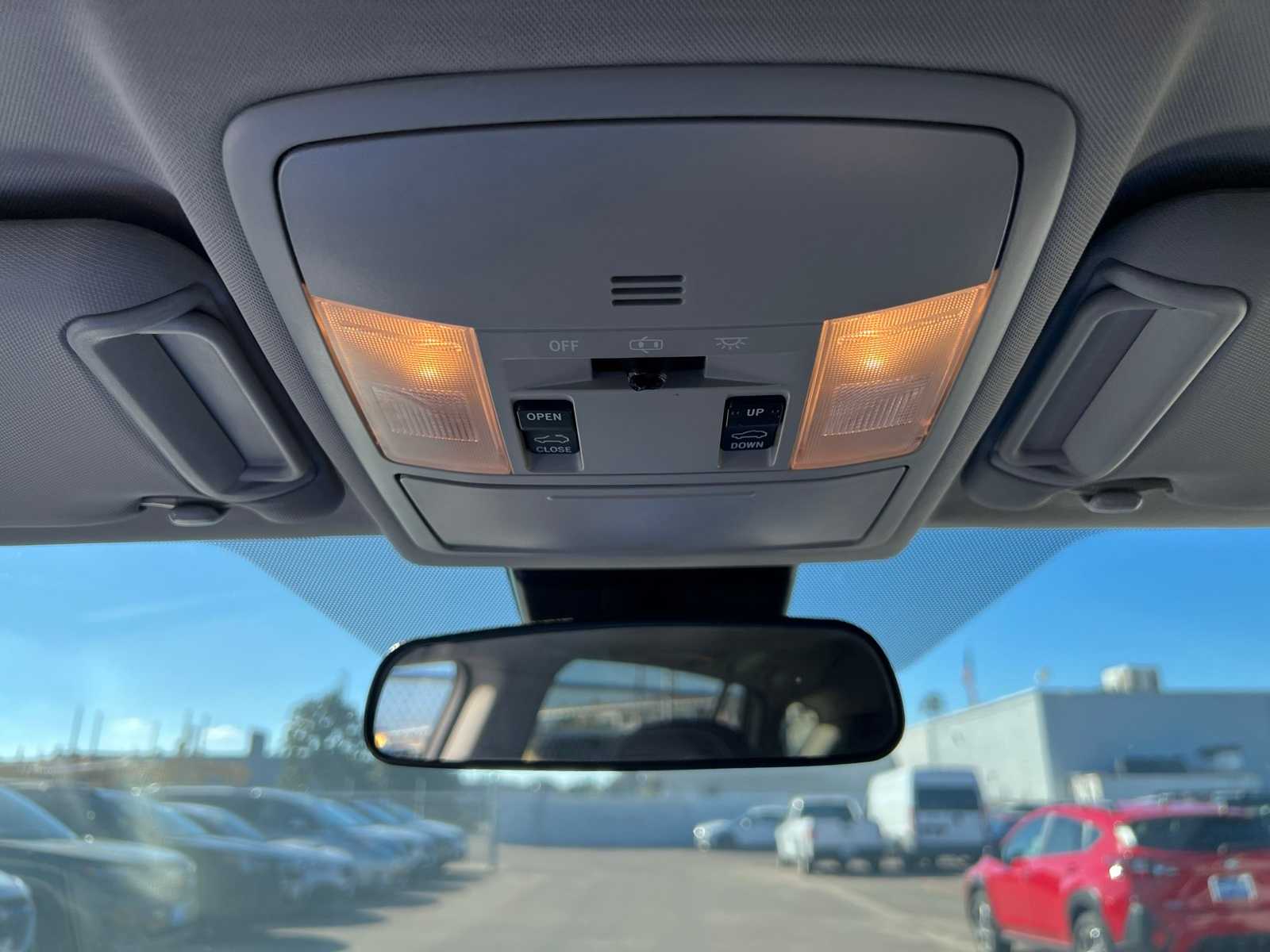 Thumbnail: 2018 Toyota RAV4 - 33