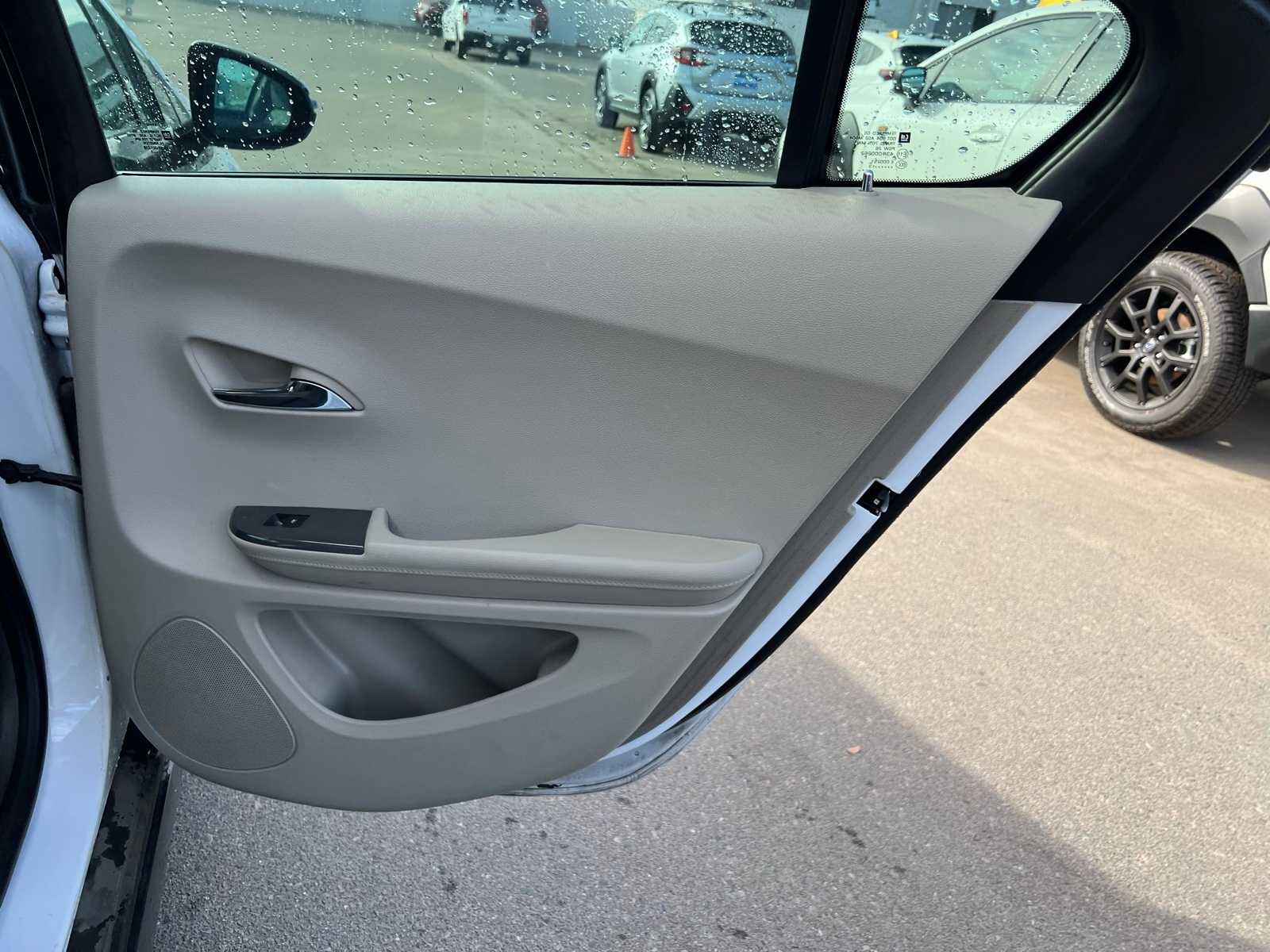 Thumbnail: 2013 Chevrolet Volt - 22