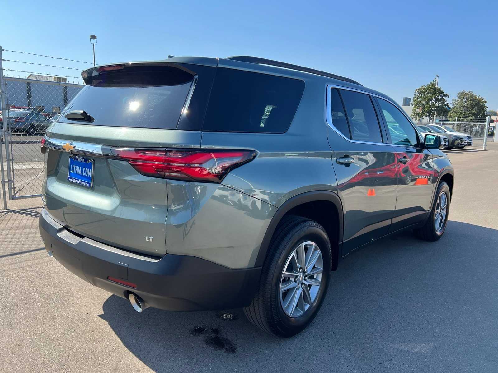 Thumbnail: 2023 Chevrolet Traverse - 9