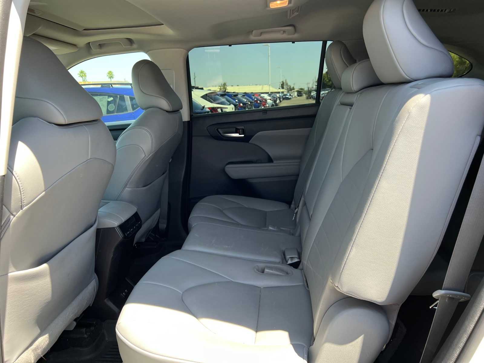 Thumbnail: 2021 Toyota Highlander - 19