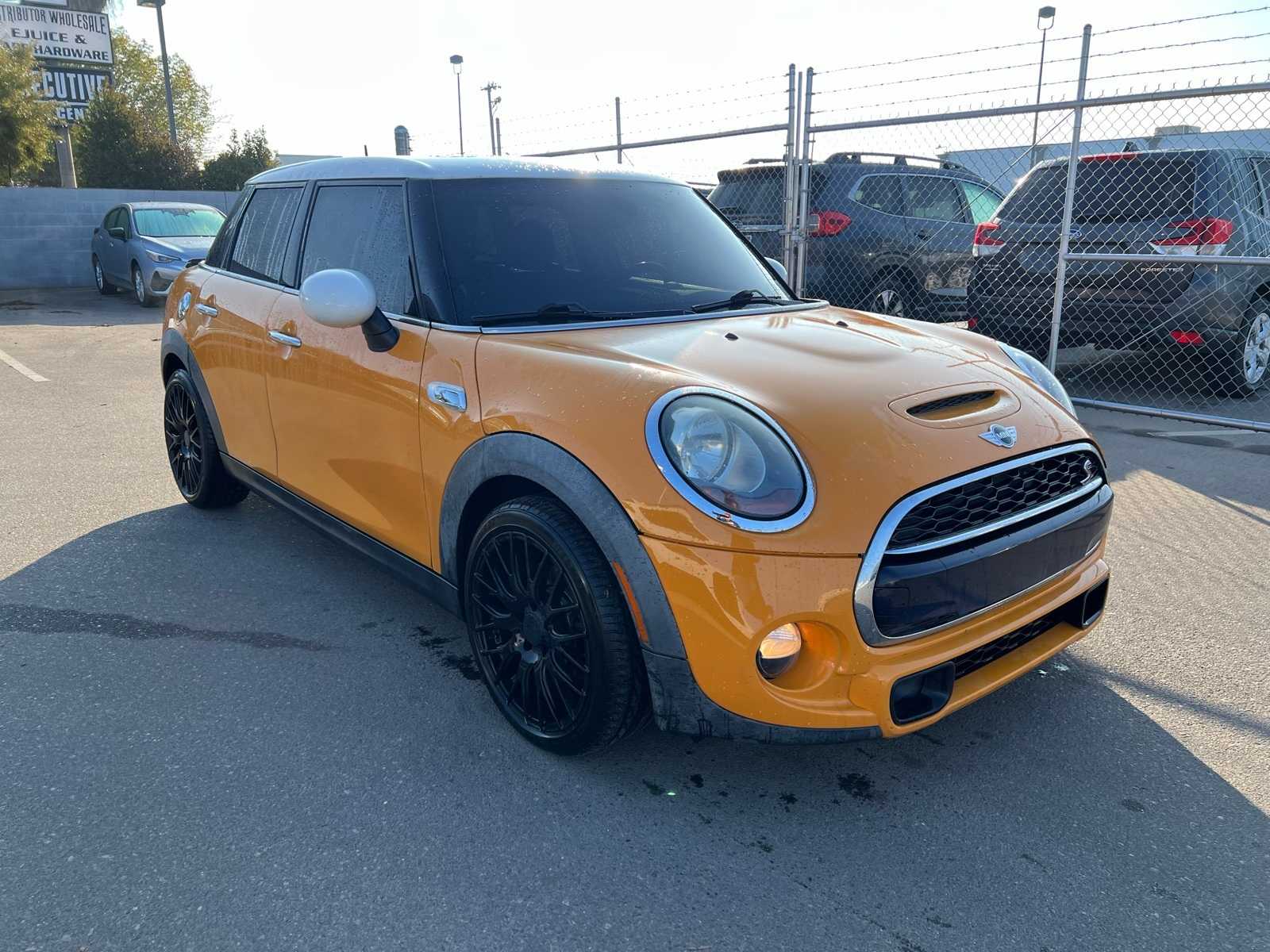 Thumbnail: 2017 MINI Cooper Hardtop - 10