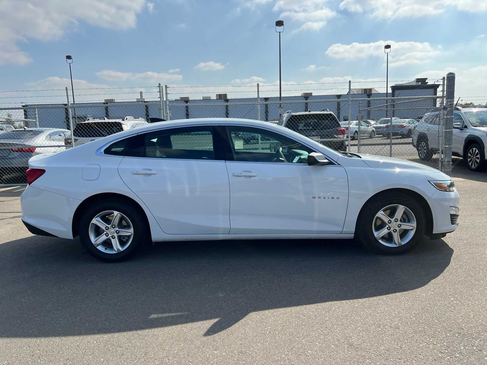 Thumbnail: 2022 Chevrolet Malibu - 9