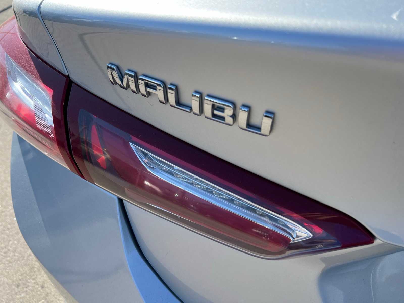 Thumbnail: 2022 Chevrolet Malibu - 5