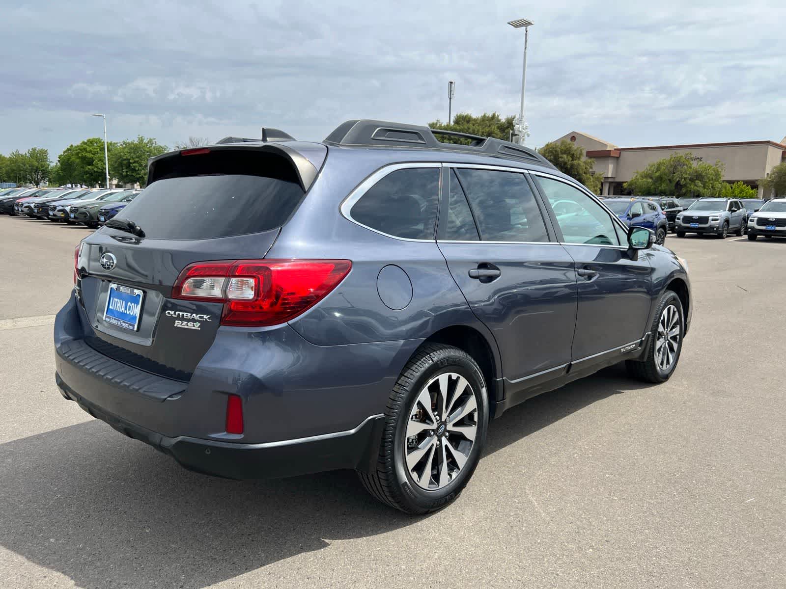 Thumbnail: 2017 Subaru Outback - 9