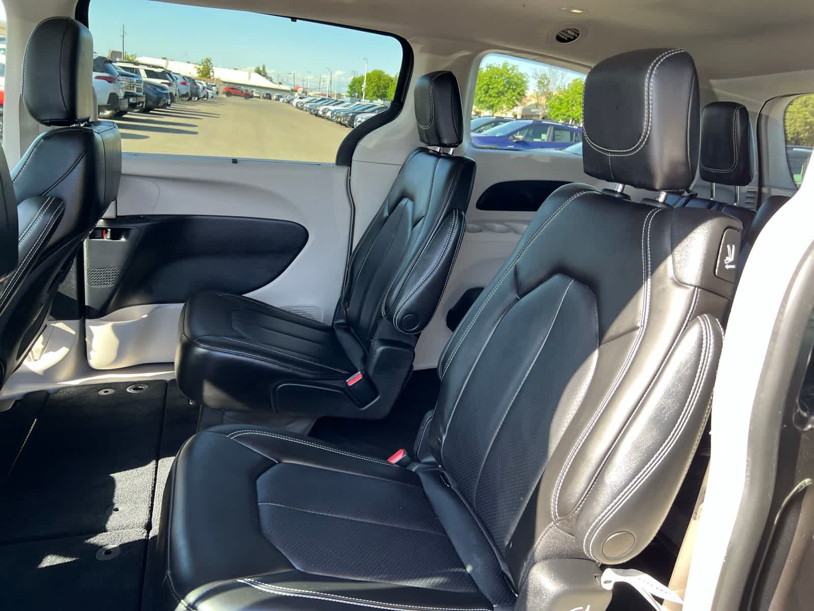 Thumbnail: 2023 Chrysler Pacifica - 18