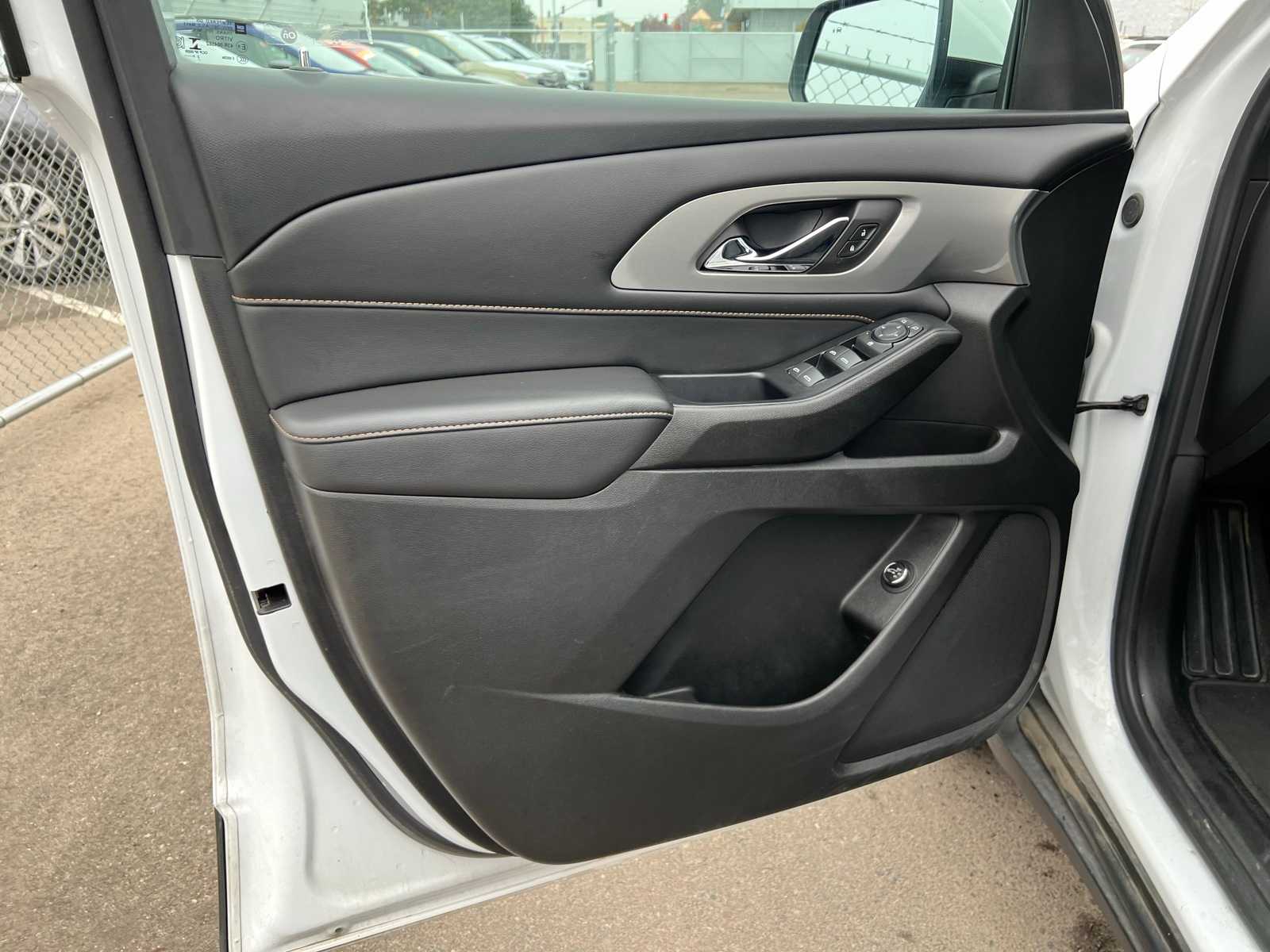 Thumbnail: 2021 Chevrolet Traverse - 15