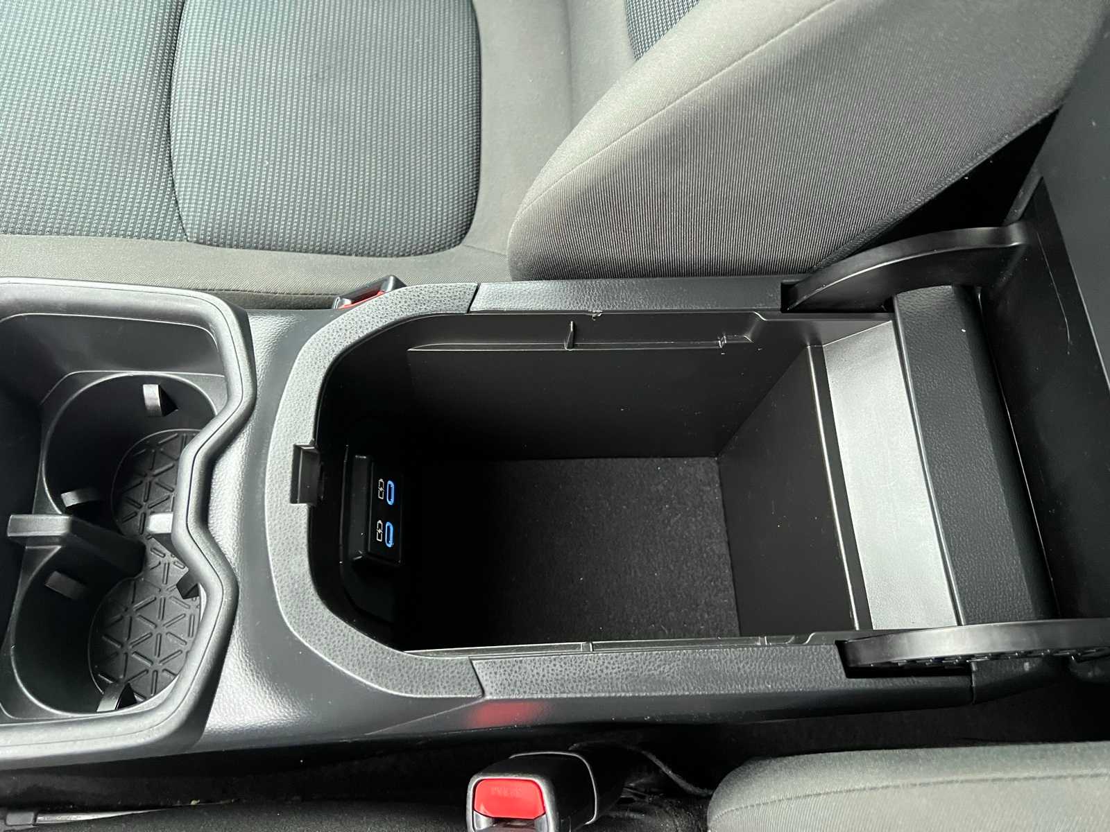 Thumbnail: 2022 Toyota RAV4 - 41