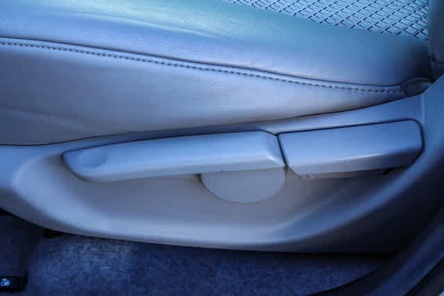 2012 Toyota RAV4 EV 19