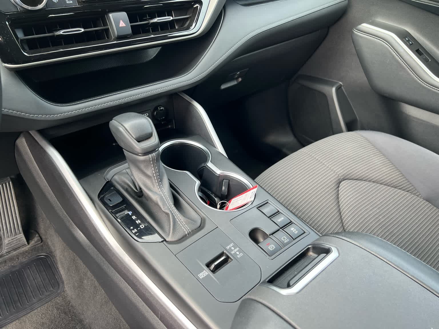 Thumbnail: 2023 Toyota Highlander - 42