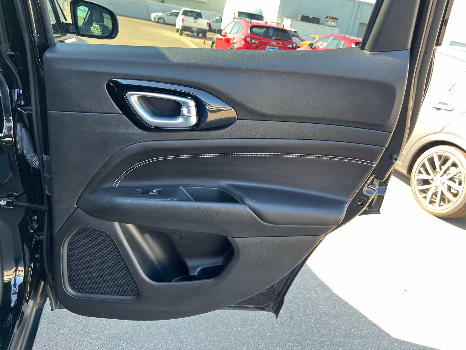 Thumbnail: 2022 Jeep Compass - 23