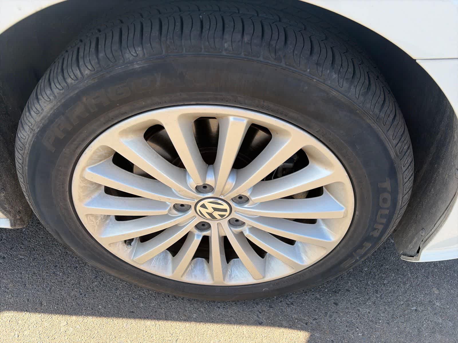 Thumbnail: 2017 Volkswagen Passat - 4