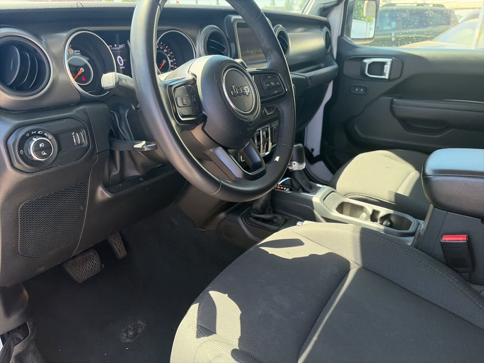 Thumbnail: 2023 Jeep Gladiator - 21