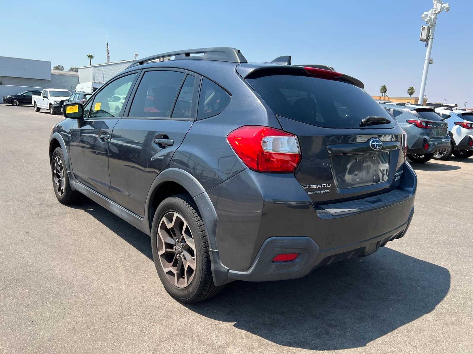 Thumbnail: 2017 Subaru Crosstrek - 3
