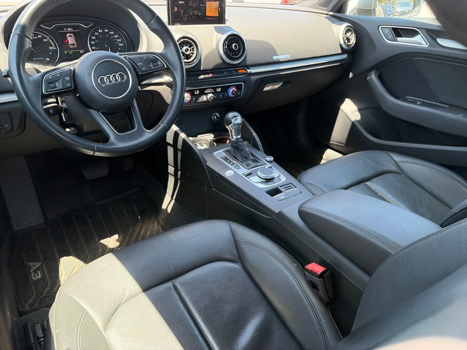 Thumbnail: 2017 Audi A3 e-tron - 23