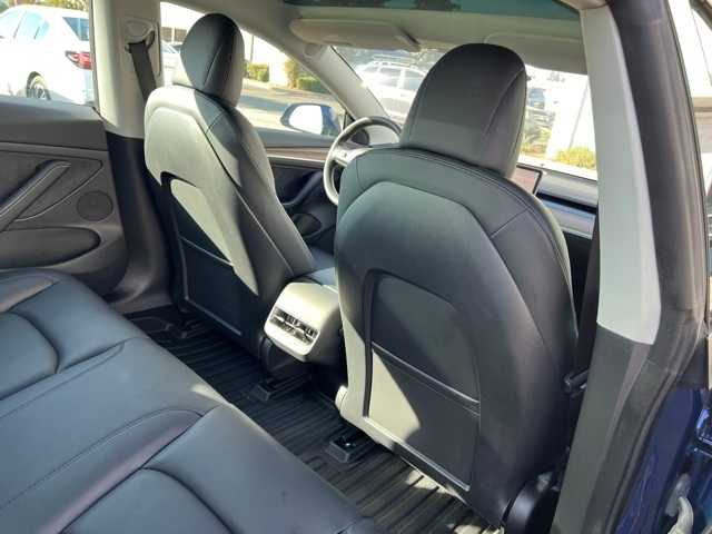 Thumbnail: 2022 Tesla Model 3 - 20