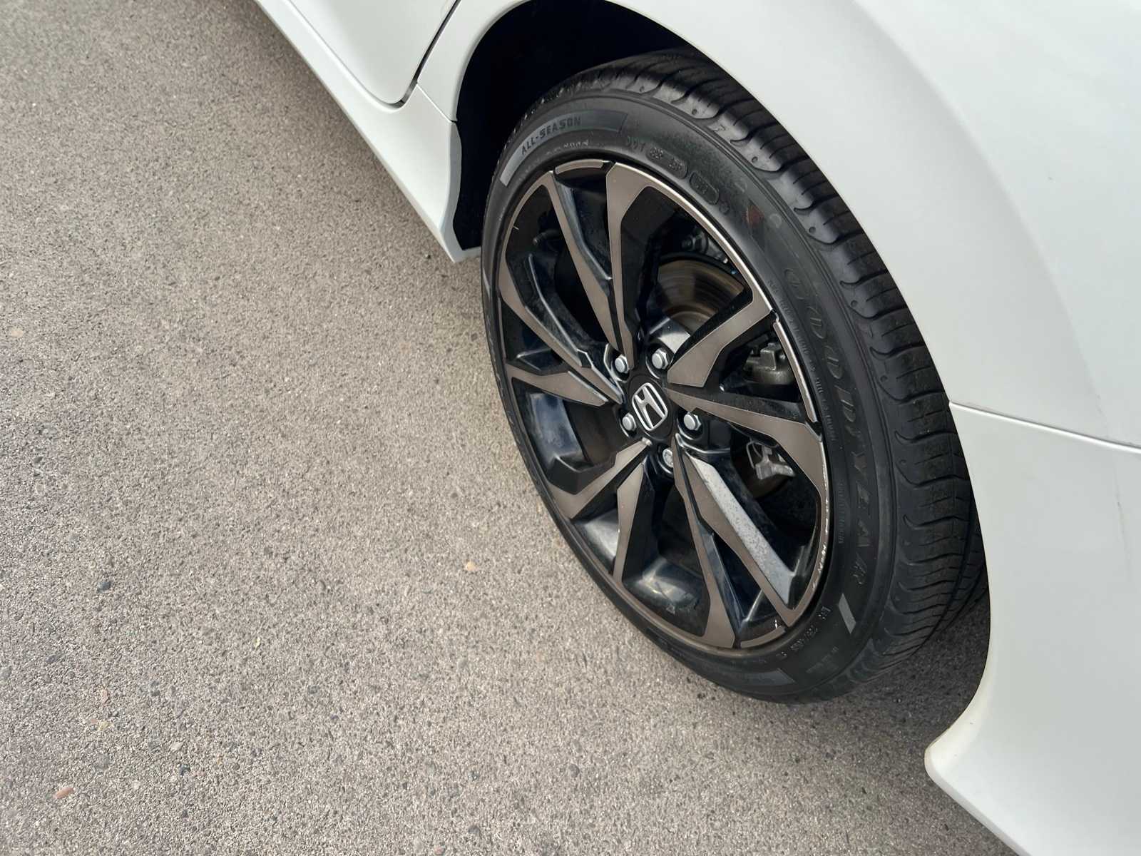 Thumbnail: 2019 Honda Civic - 17