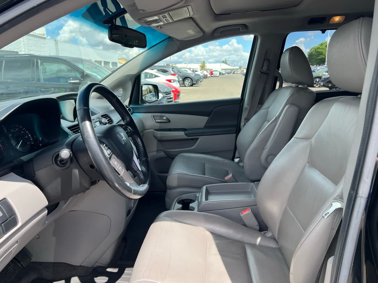 Thumbnail: 2011 Honda Odyssey - 14