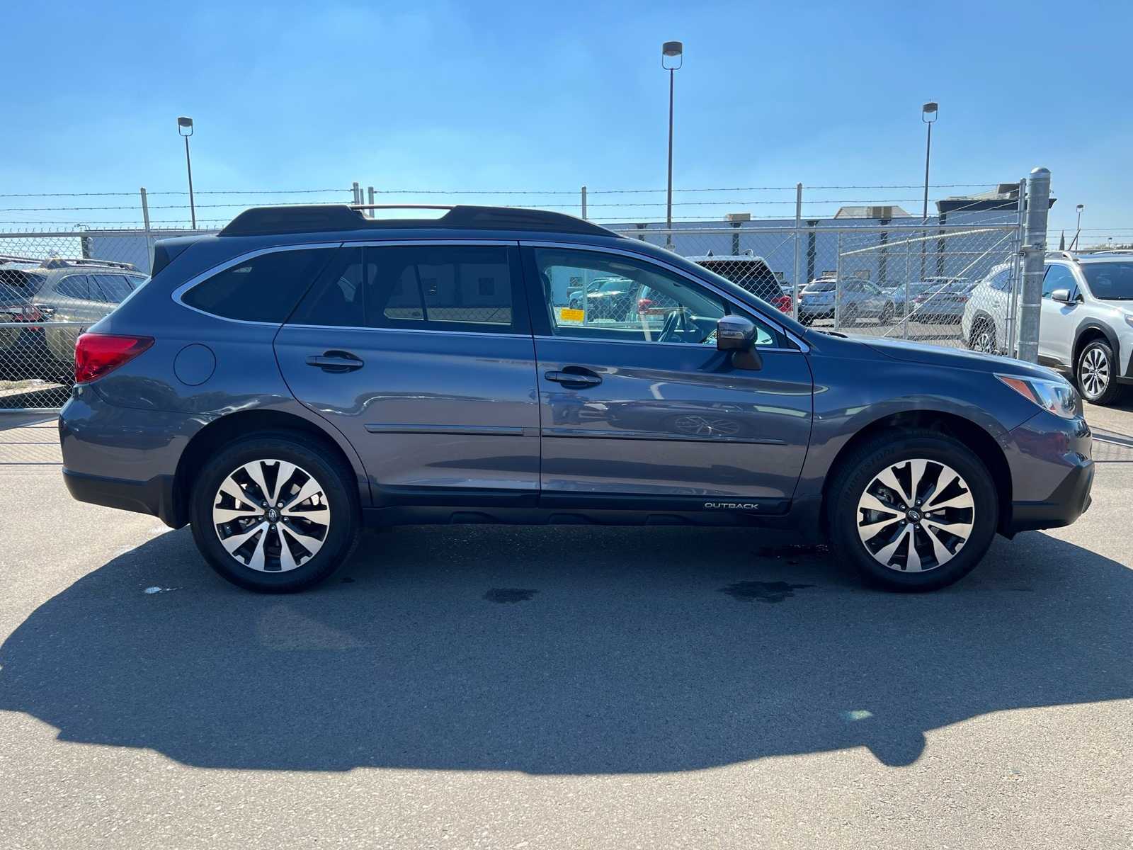 Thumbnail: 2016 Subaru Outback - 10