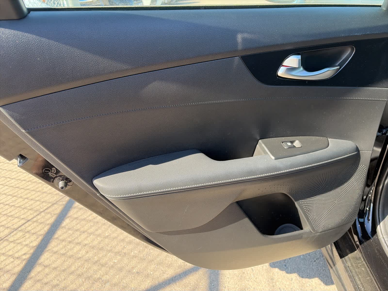 Thumbnail: 2022 Kia Forte - 18