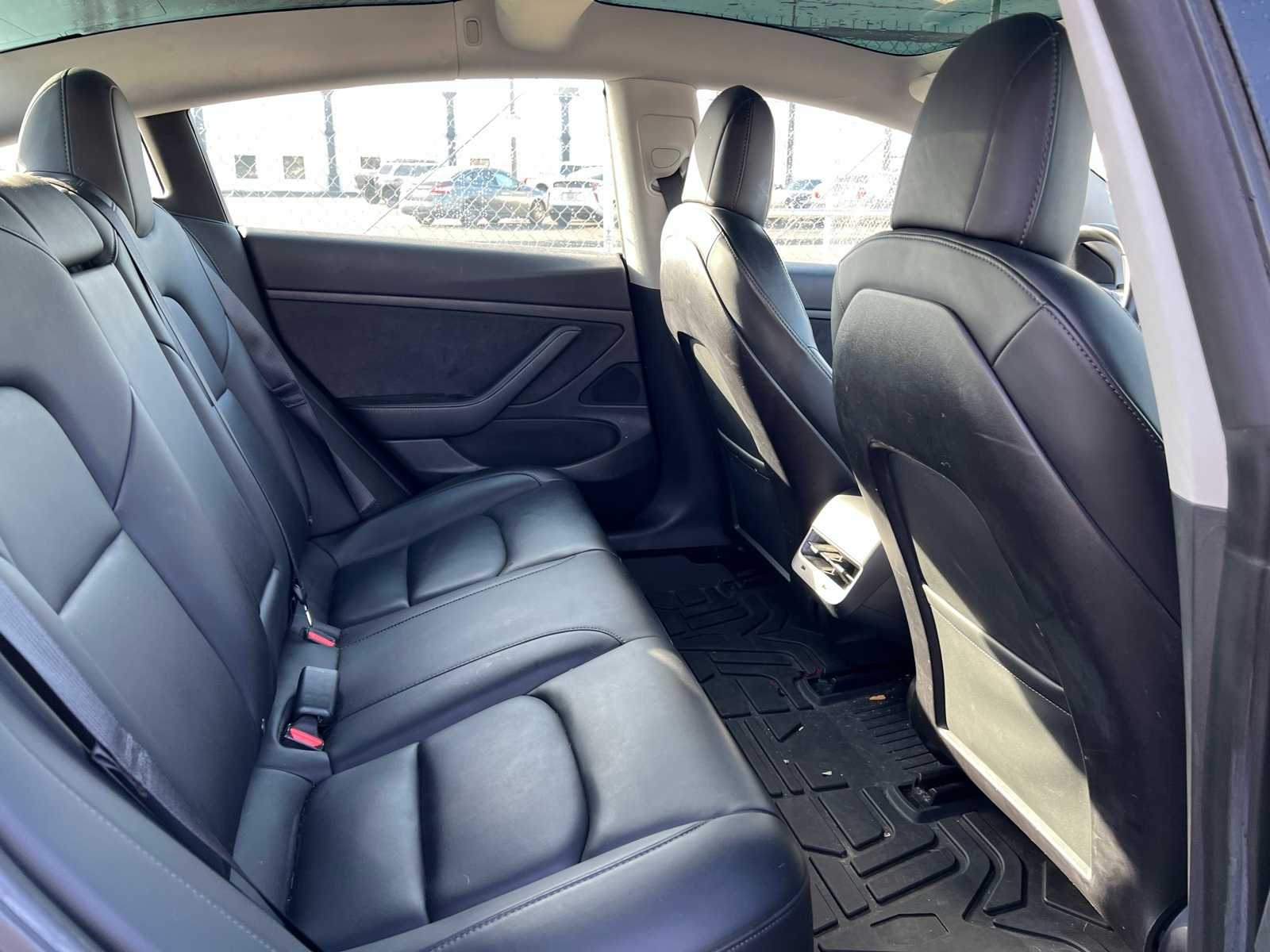 Thumbnail: 2020 Tesla Model 3 - 21