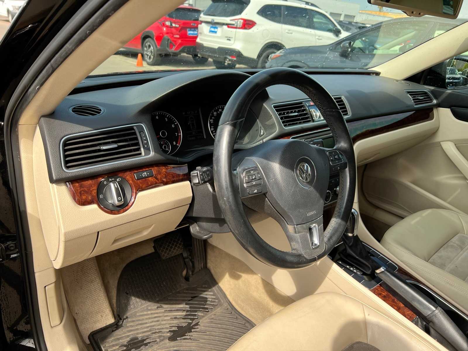 Thumbnail: 2013 Volkswagen Passat - 14