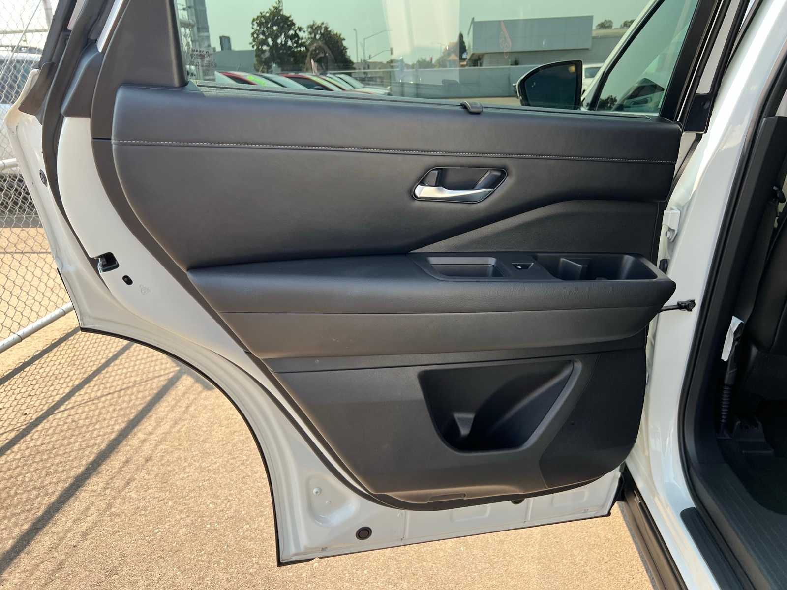 Thumbnail: 2022 Nissan Pathfinder - 20