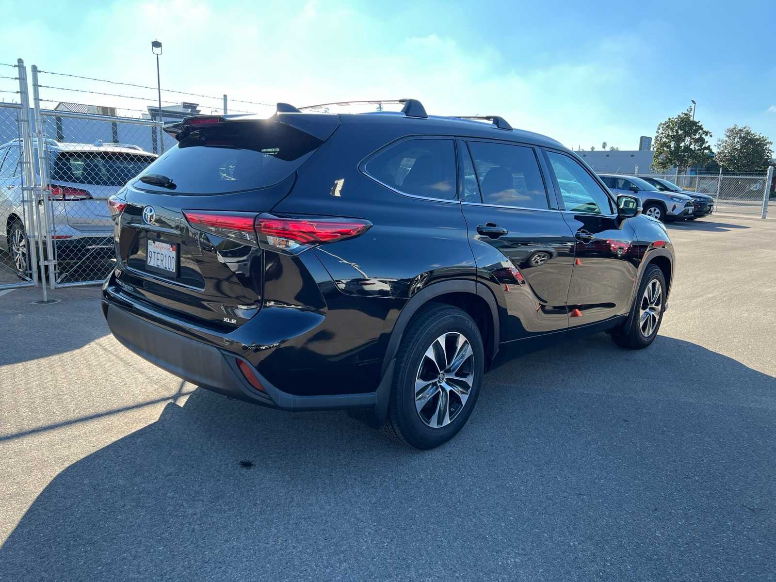 Thumbnail: 2021 Toyota Highlander - 9