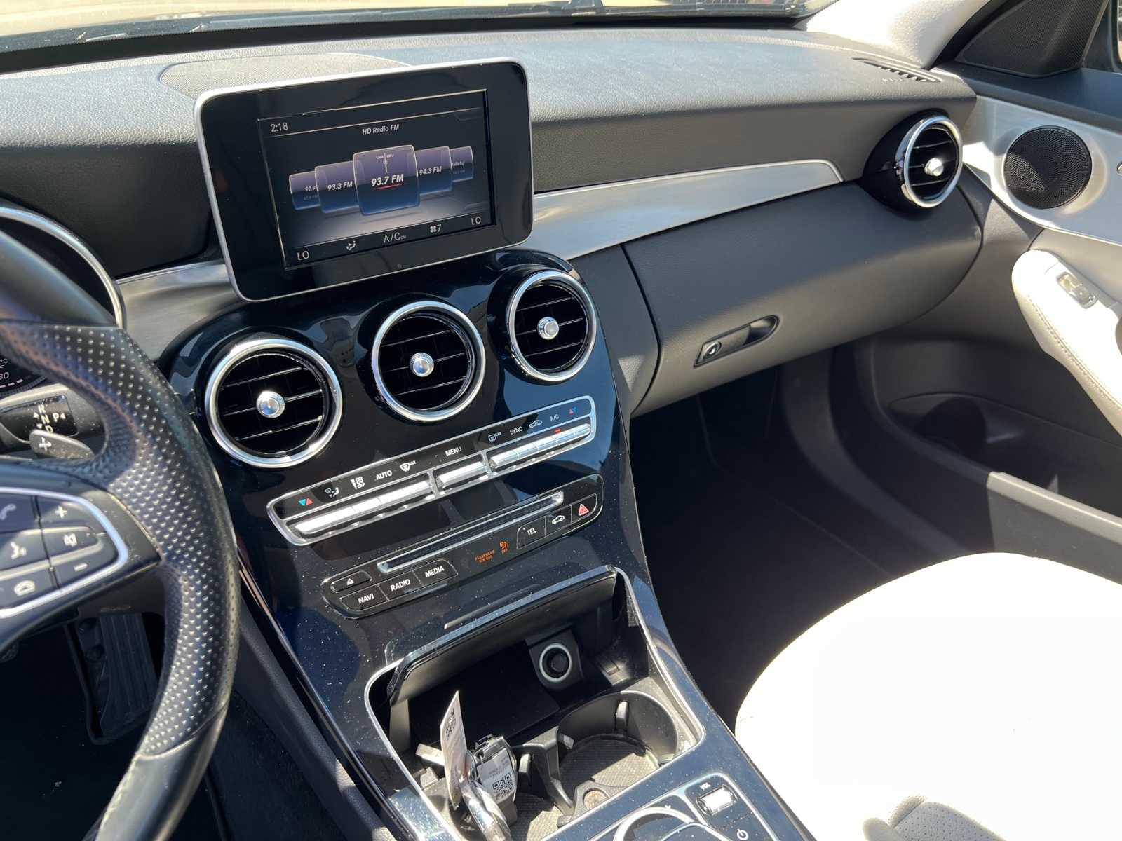 Thumbnail: 2016 Mercedes-Benz C-Class - 33
