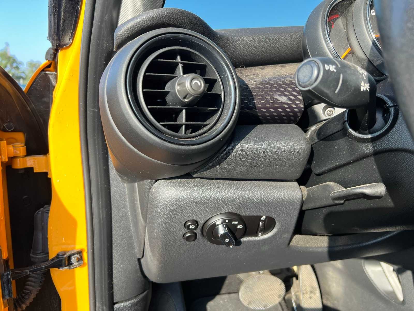 Thumbnail: 2017 MINI Cooper Hardtop - 28