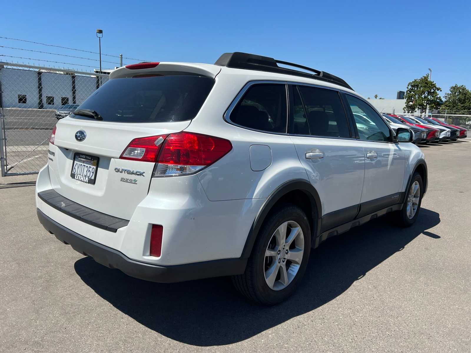 Thumbnail: 2013 Subaru Outback - 9