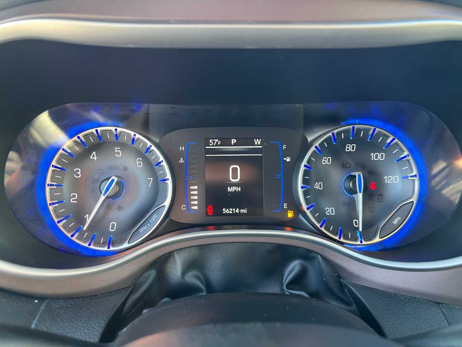 Thumbnail: 2023 Chrysler Voyager - 34