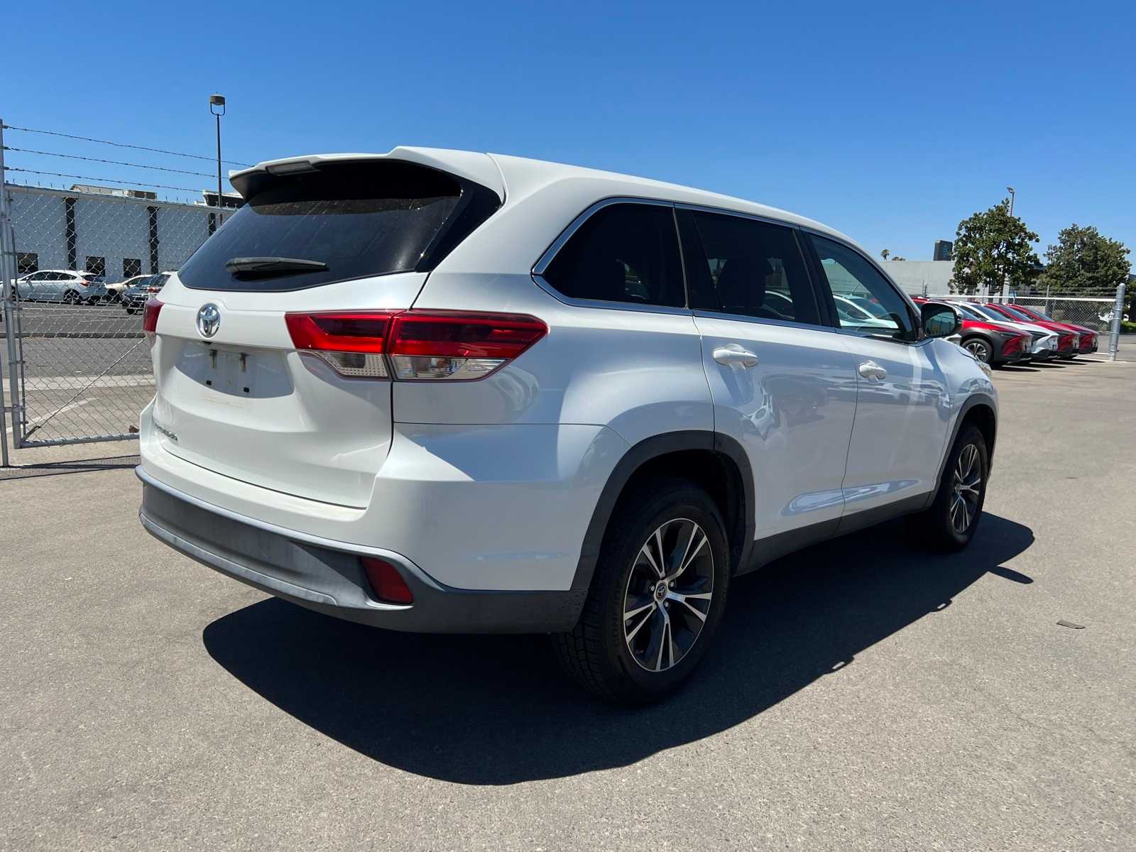 Thumbnail: 2019 Toyota Highlander - 8