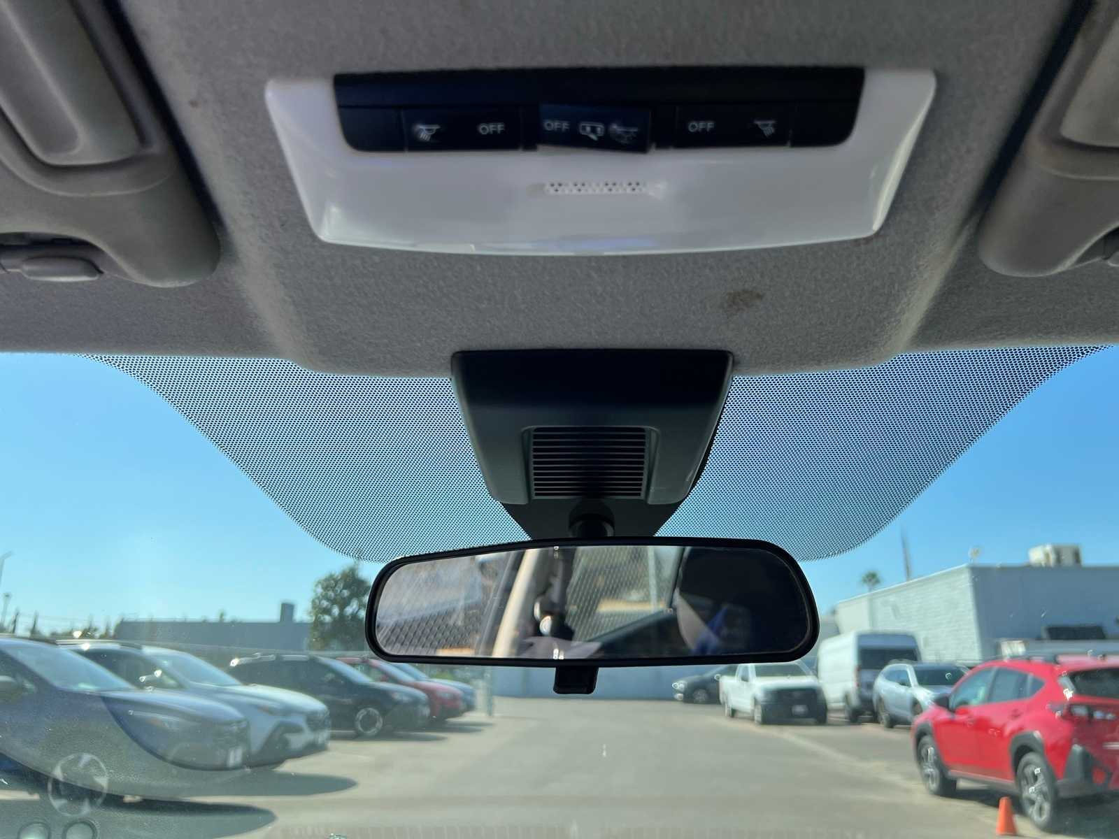 Thumbnail: 2021 Nissan Kicks - 32