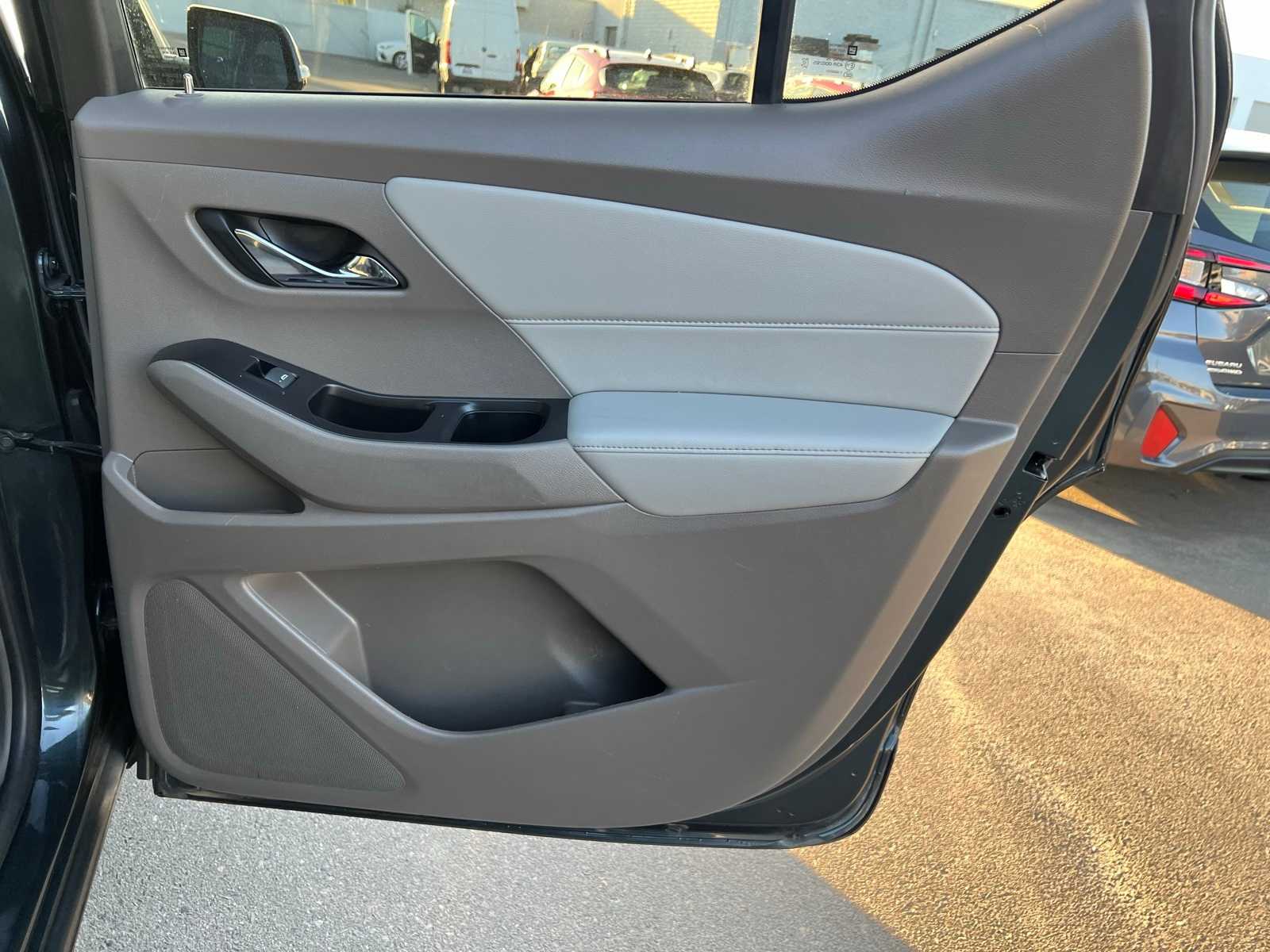 Thumbnail: 2019 Chevrolet Traverse - 24