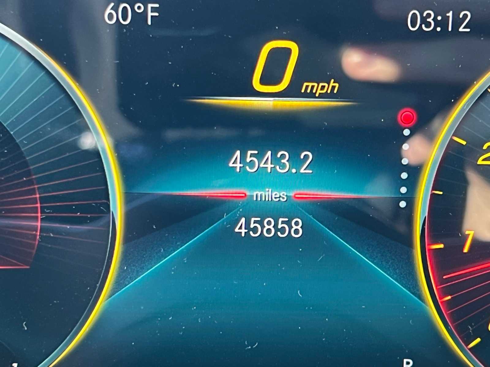 Thumbnail: 2020 Mercedes-Benz GLB - 35