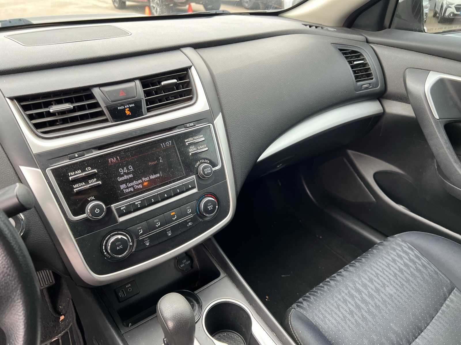 Thumbnail: 2017 Nissan Altima - 31