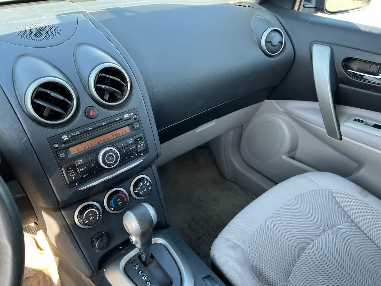 Thumbnail: 2014 Nissan Rogue - 30