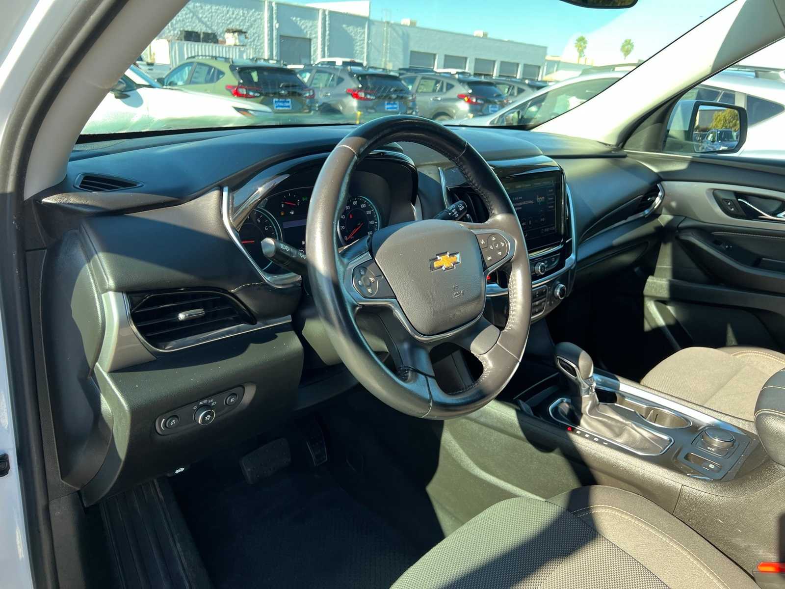 Thumbnail: 2021 Chevrolet Traverse - 14