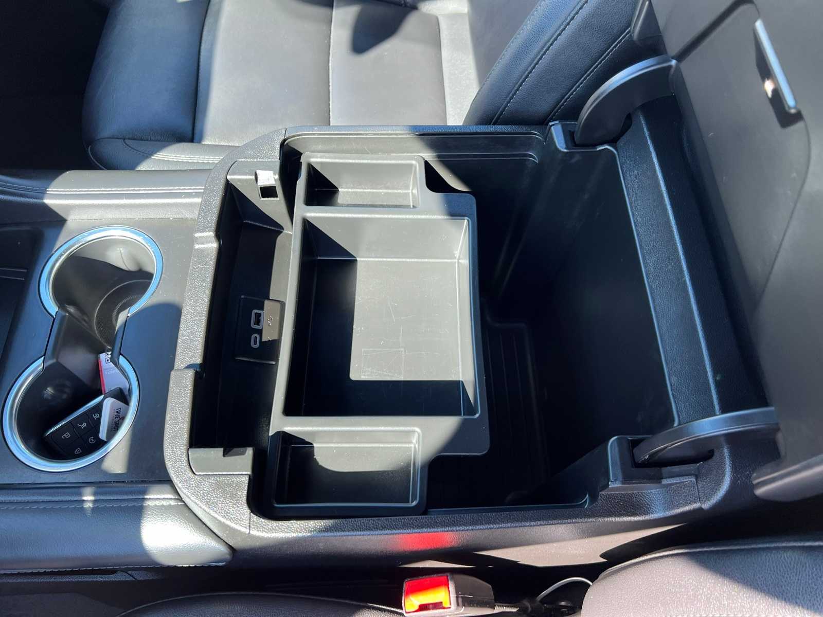 Thumbnail: 2024 Chevrolet Suburban - 40