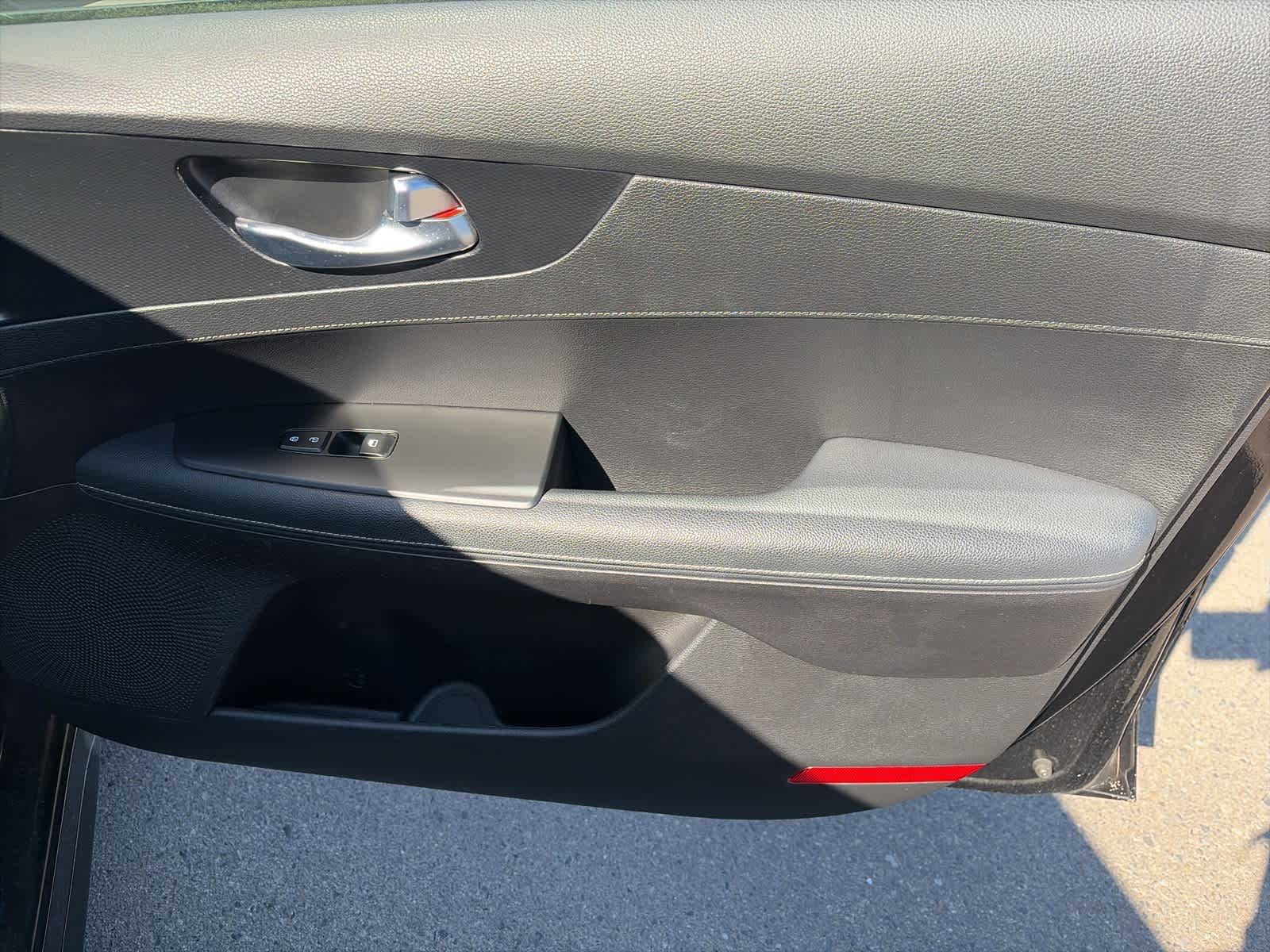 Thumbnail: 2022 Kia Forte - 7