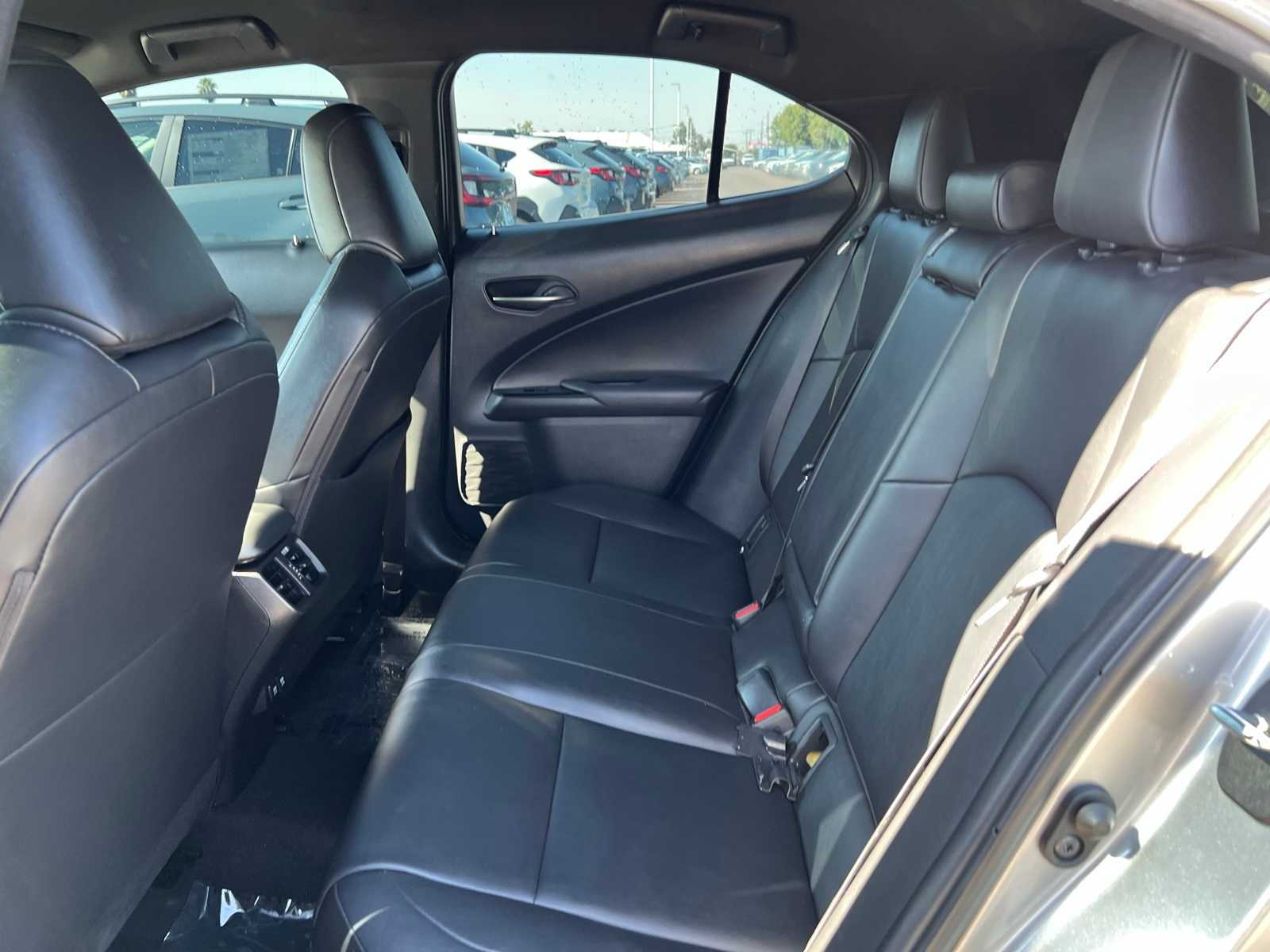 Thumbnail: 2020 Lexus UX - 18