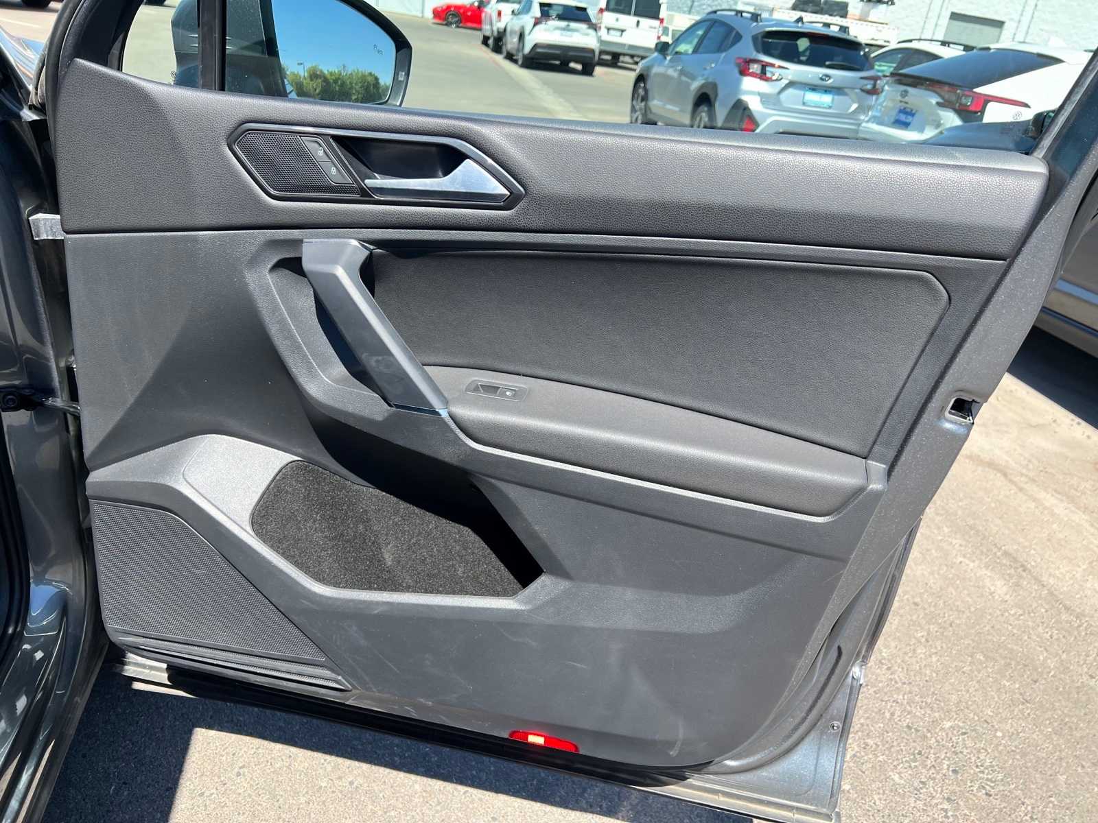 2018 Volkswagen Tiguan SE 28