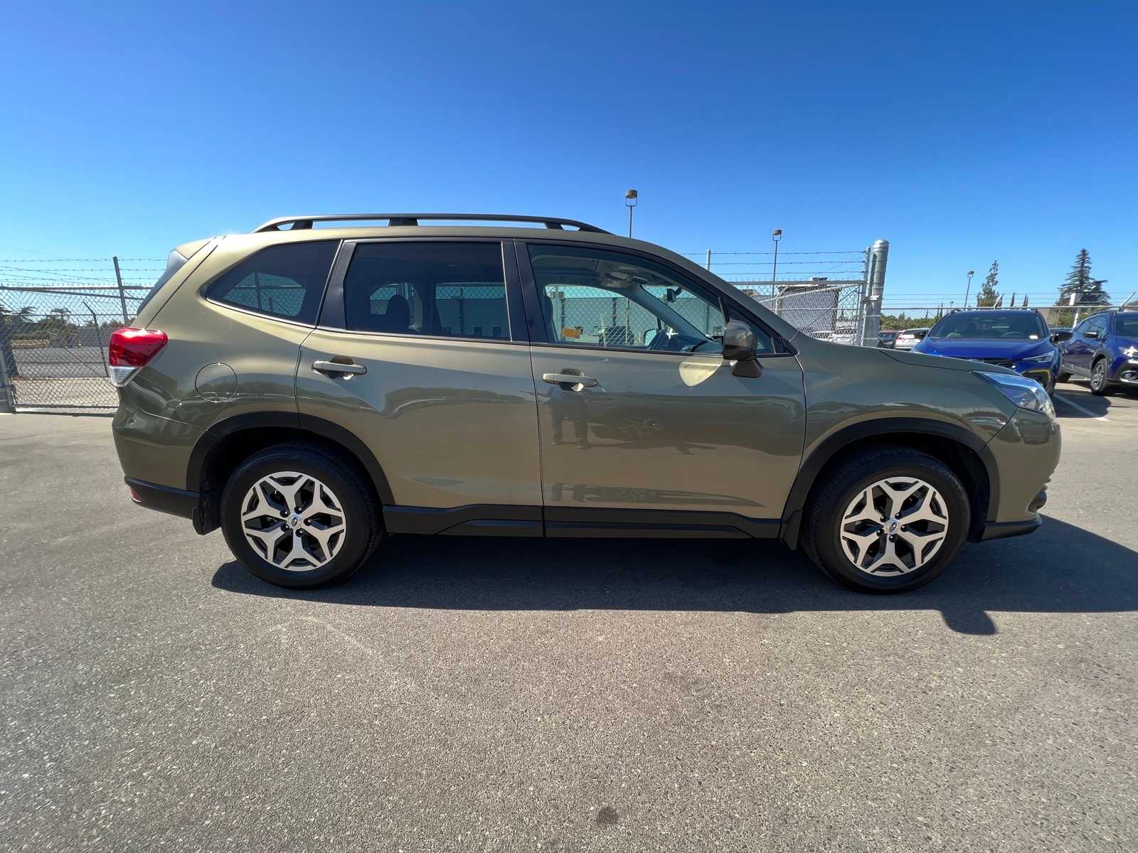 2023 Subaru Forester Premium 10