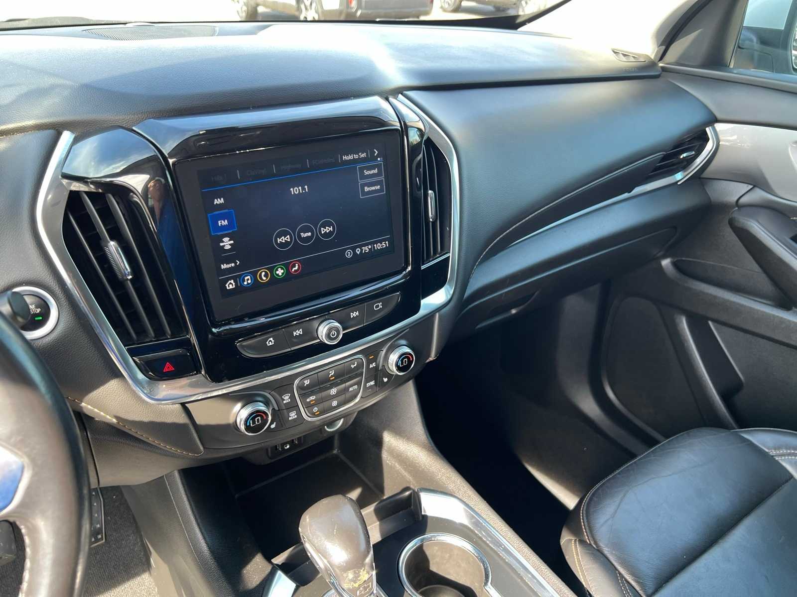 Thumbnail: 2021 Chevrolet Traverse - 32