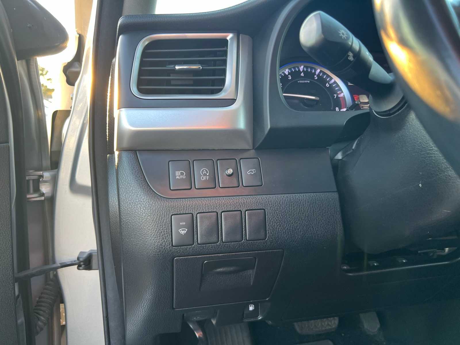 Thumbnail: 2017 Toyota Highlander - 28