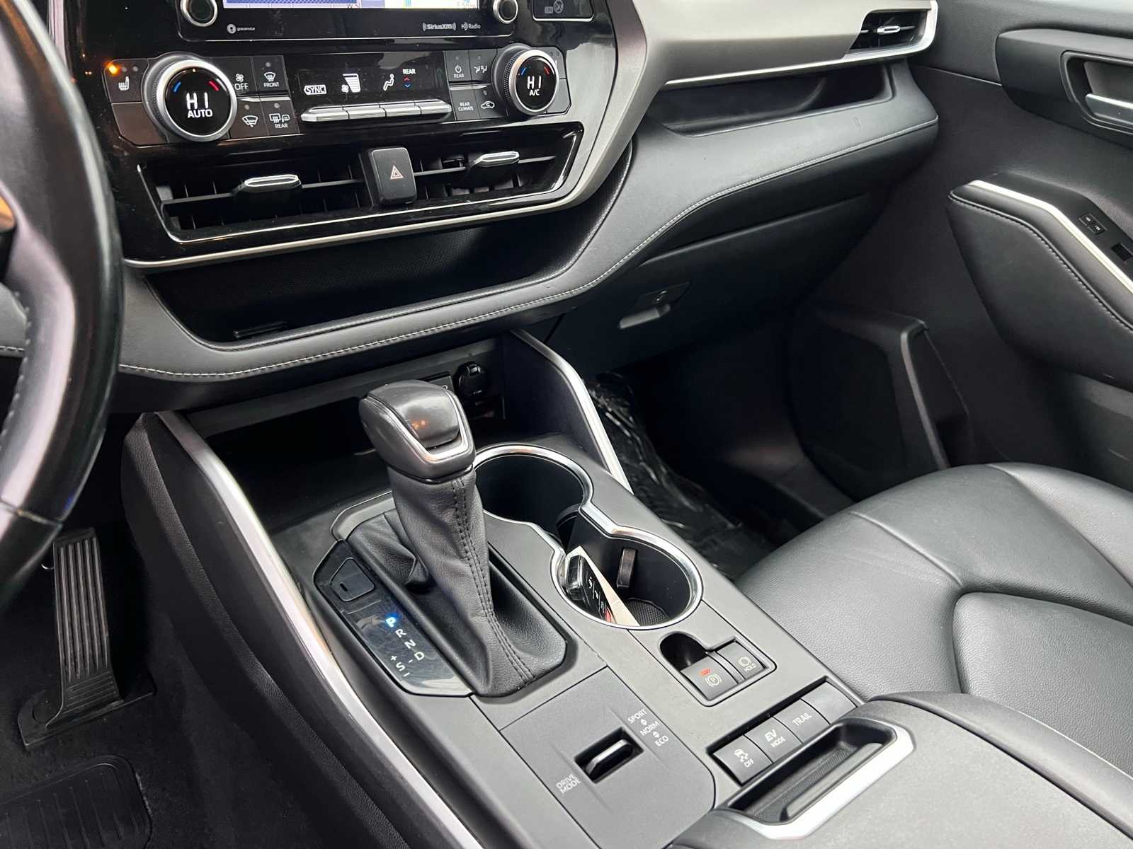 Thumbnail: 2021 Toyota Highlander - 43